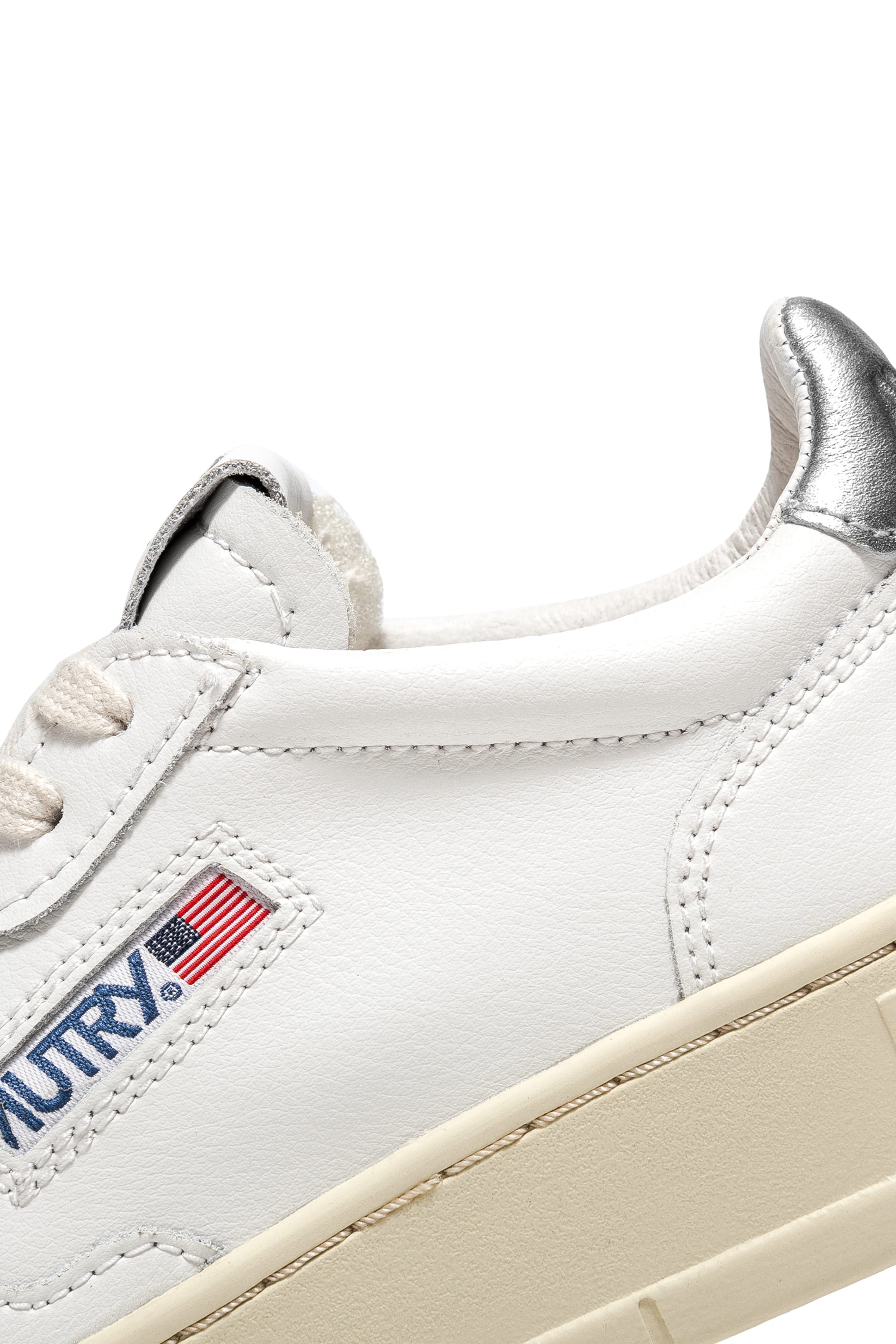 Zapatilla Autry Medalist Low Wom Leat/Leat - Wht/Silver 05