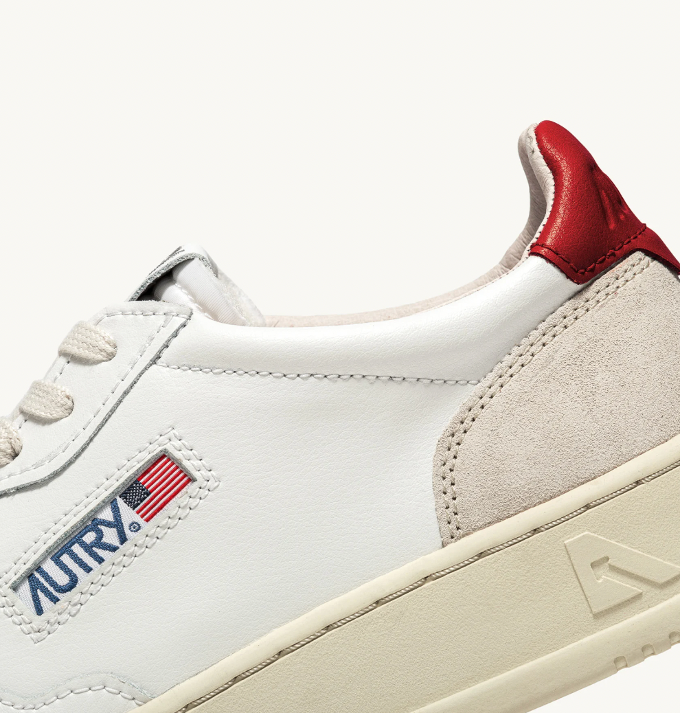Zapatilla Autry Medalist Low - White Red/ Beige Suede