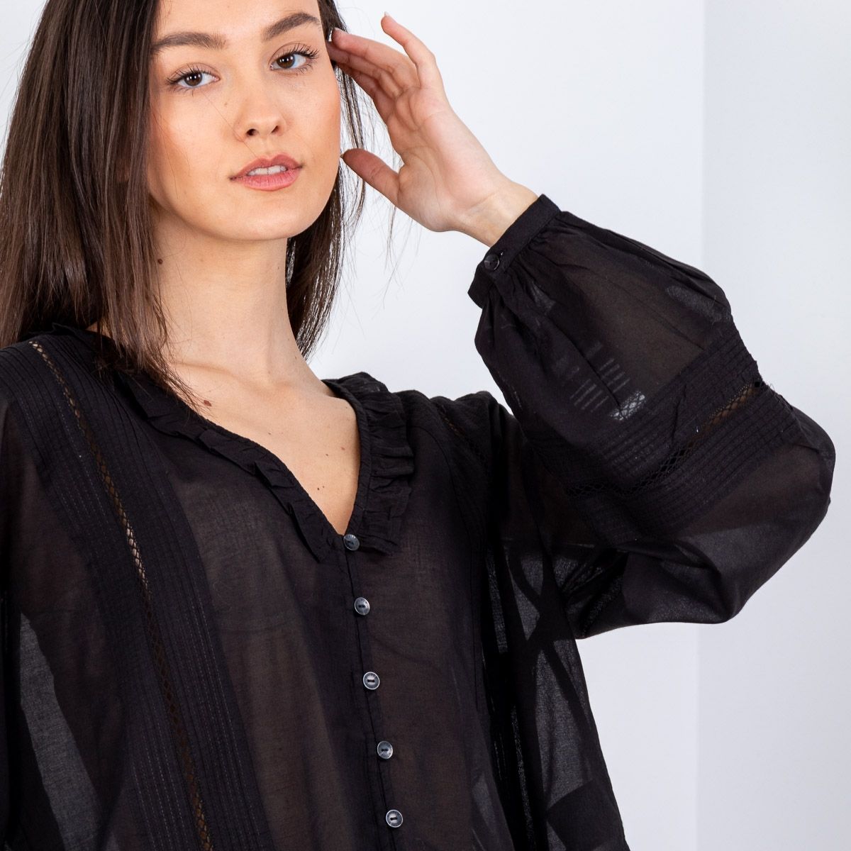 Blusa Negra Liviana Scotch & Soda con Detalles Lace Insert