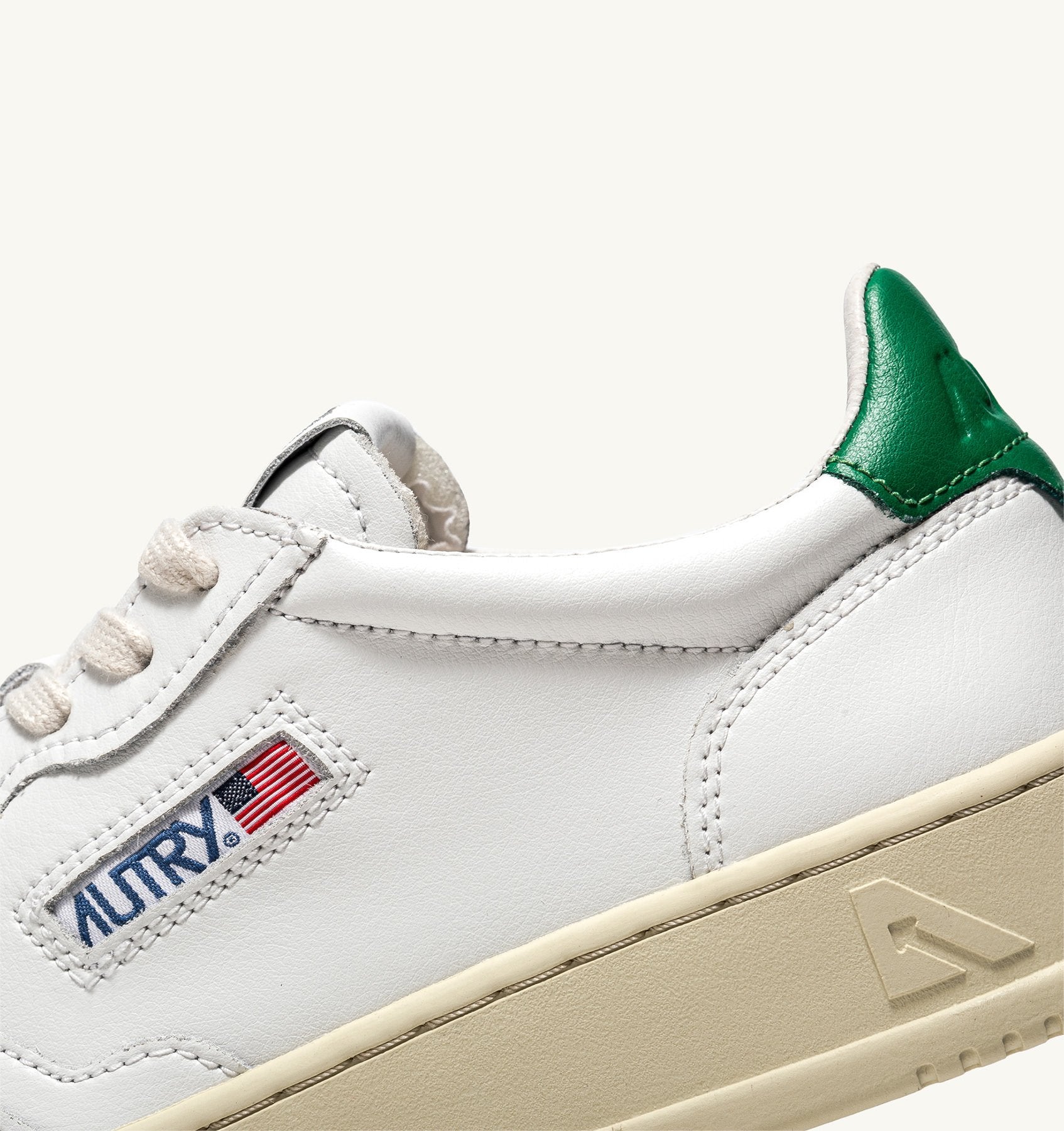 Zapatilla Autry Medalist Low Wom Leather/Leather - White/Green