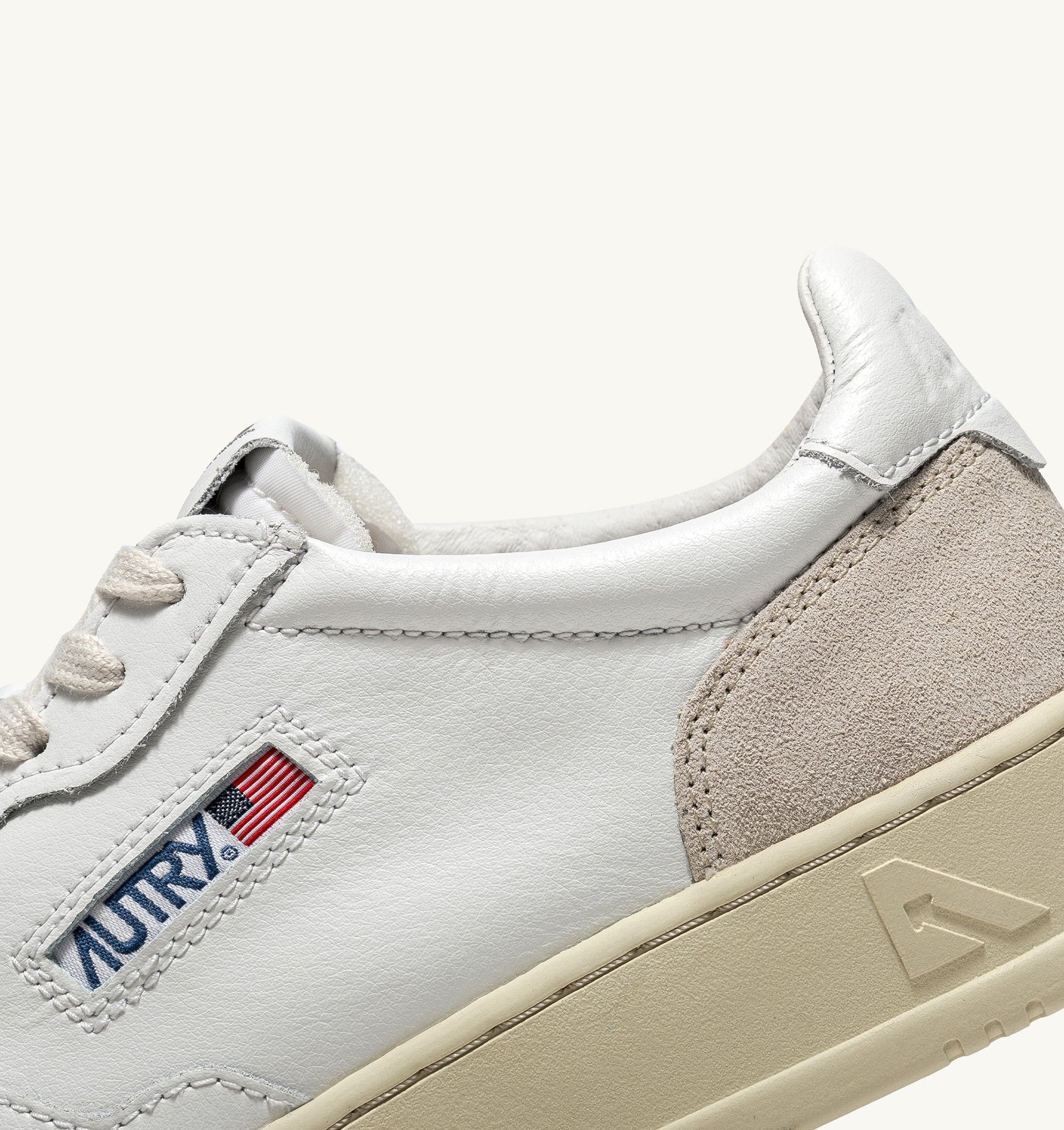 Zapatilla Autry Medalist Low Wom Leather/Suede White