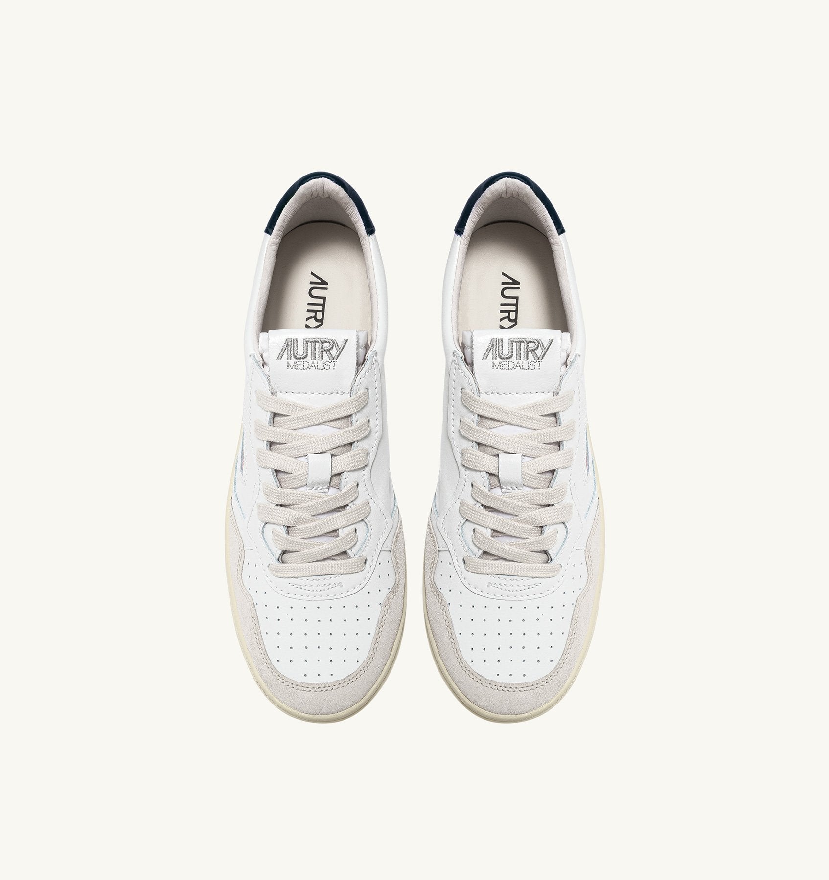 Zapatilla Autry Medalist Low Man Leather/Suede - White/Blue