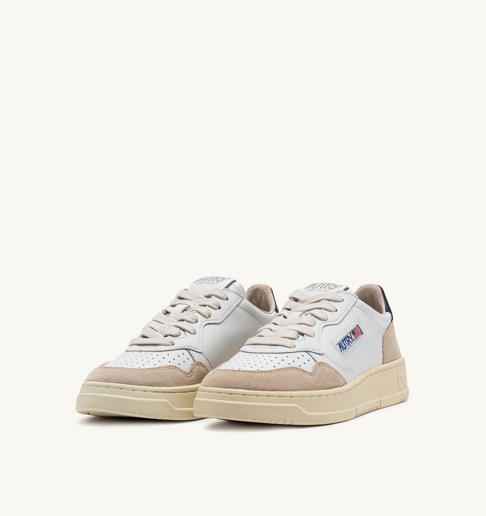 Zapatilla Autry Medalist Low Wom Leather/Suede White/Black