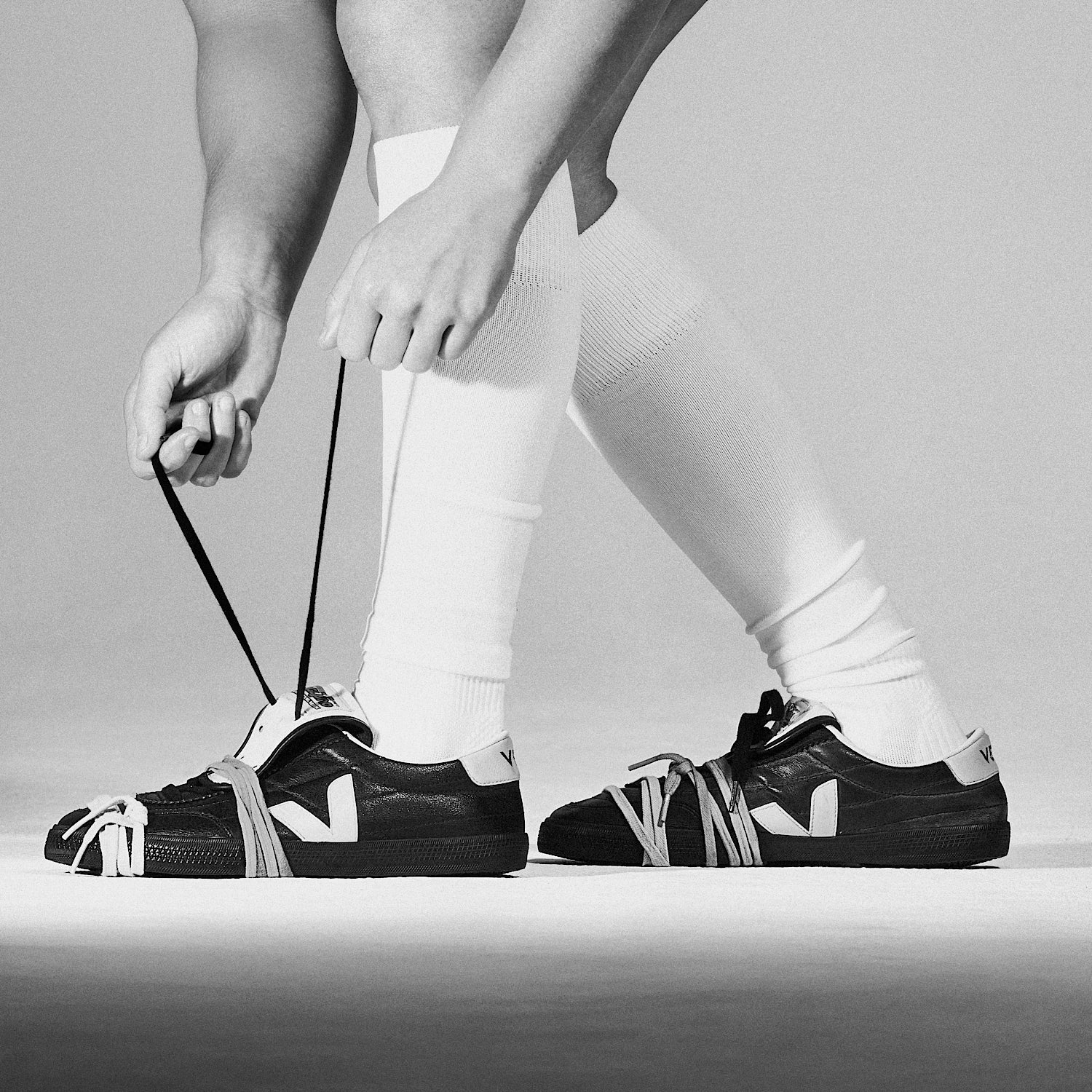 Zapatilla Veja Panenka Leather x Magliano - Black