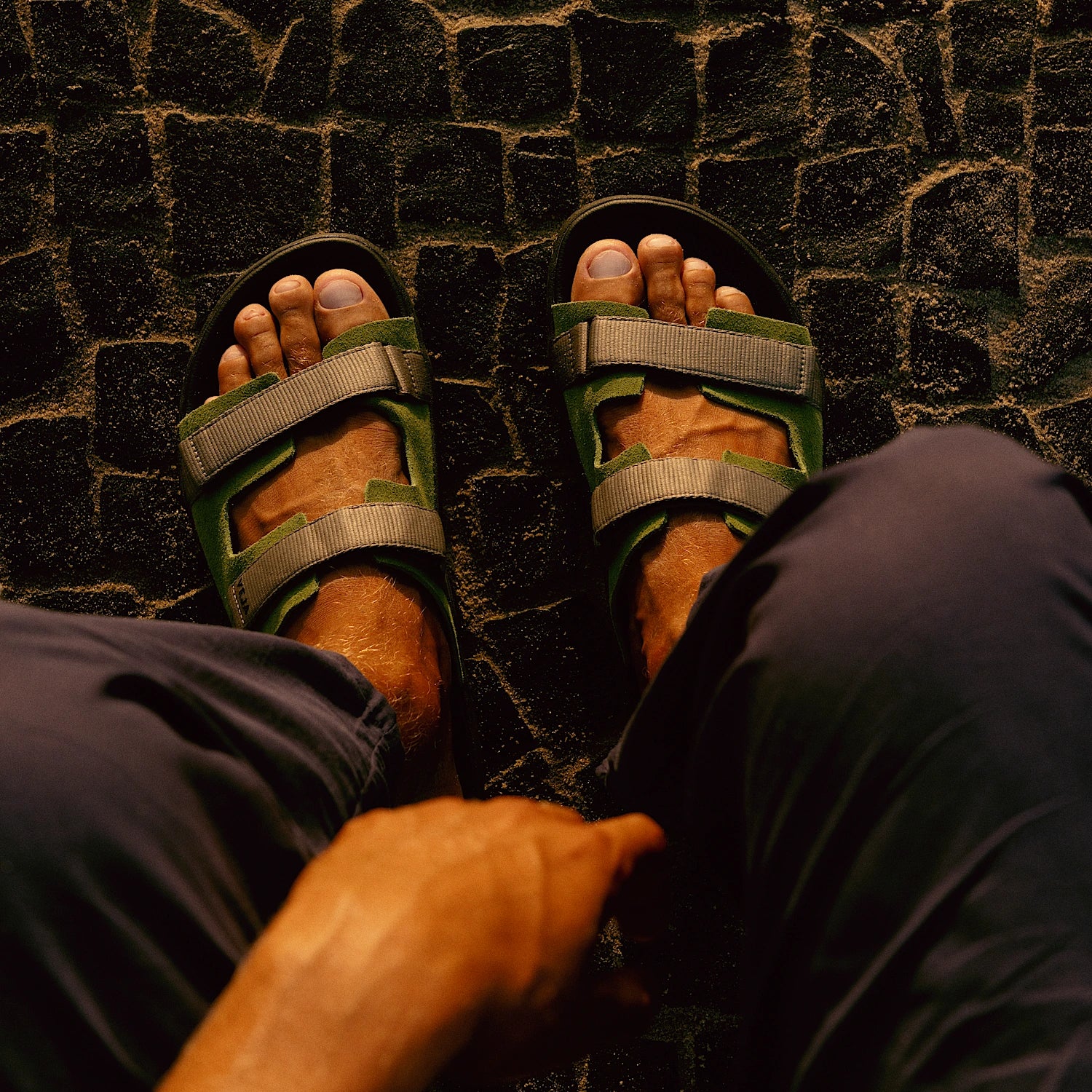 Sandalia Arpoador Gamuza - Kaki / Negro