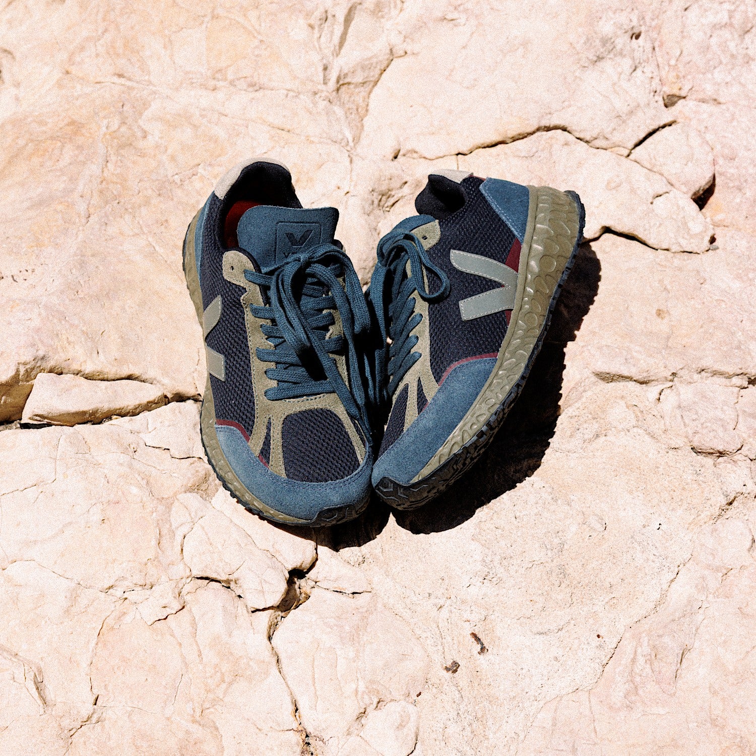Zapatillas Veja Condor Royale Alveomesh Black Grey Nautico