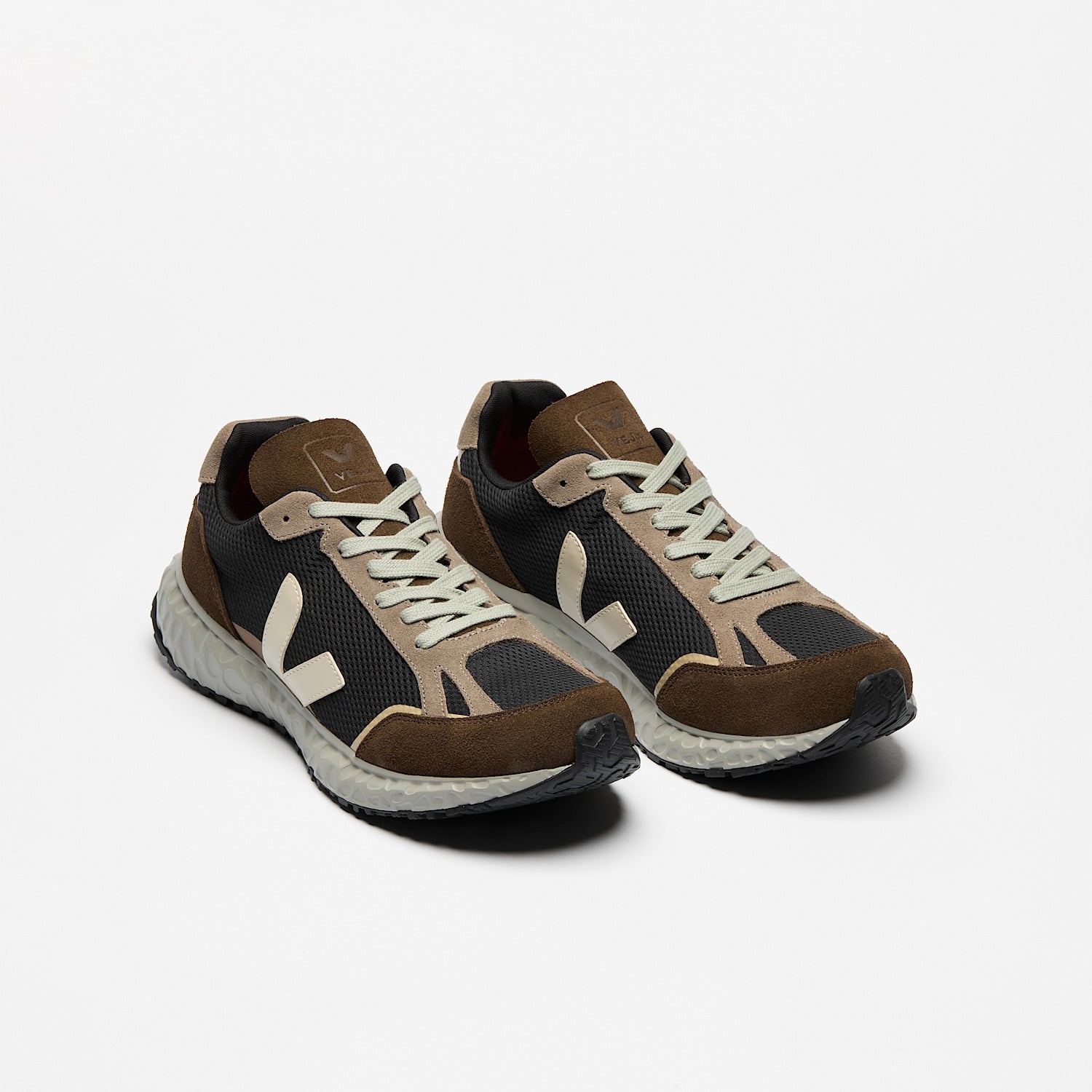 Zapatillas Veja Condor Royale Alveomesh Black Cashew Eagle