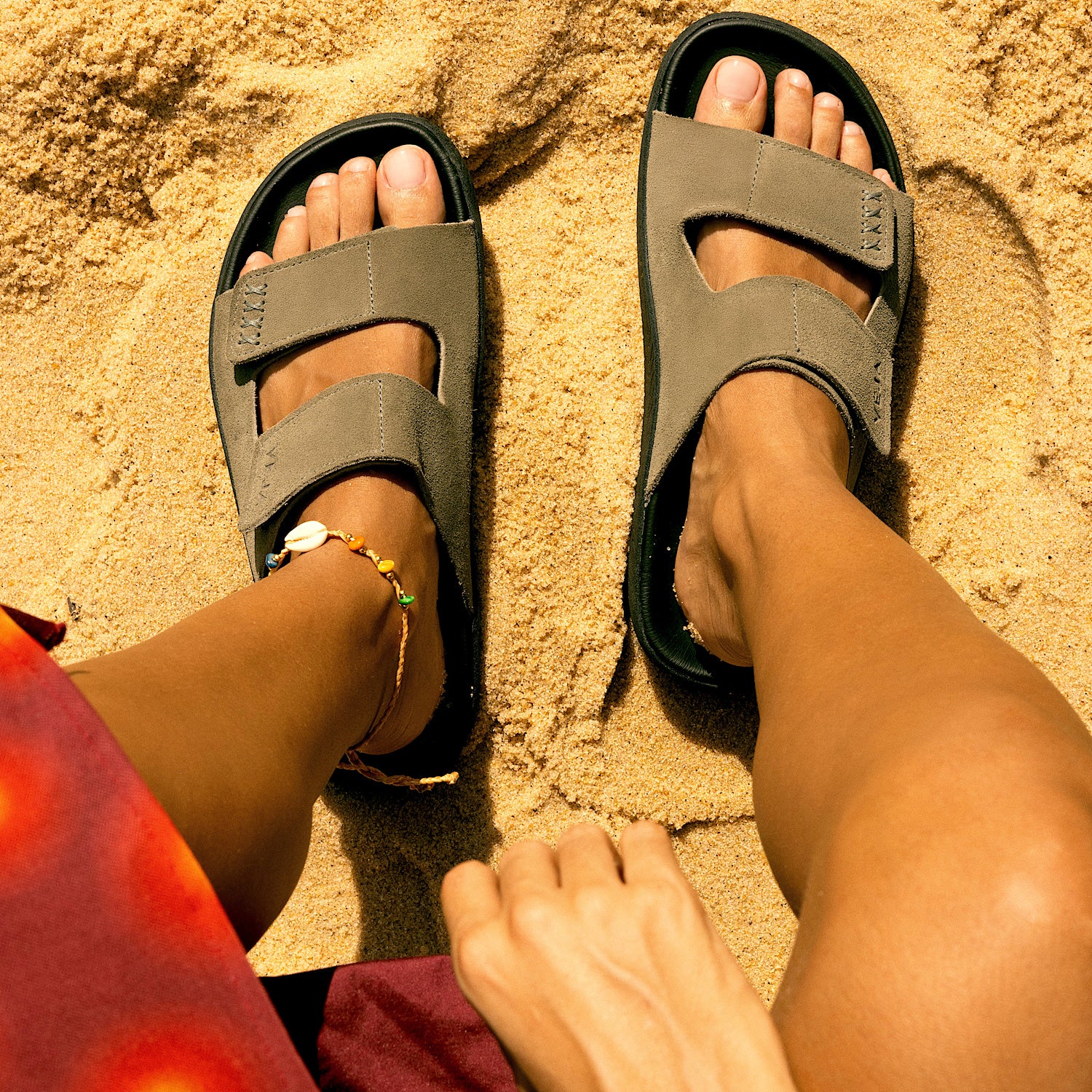 Sandalia Etna Gamuza - Kaki / Negro