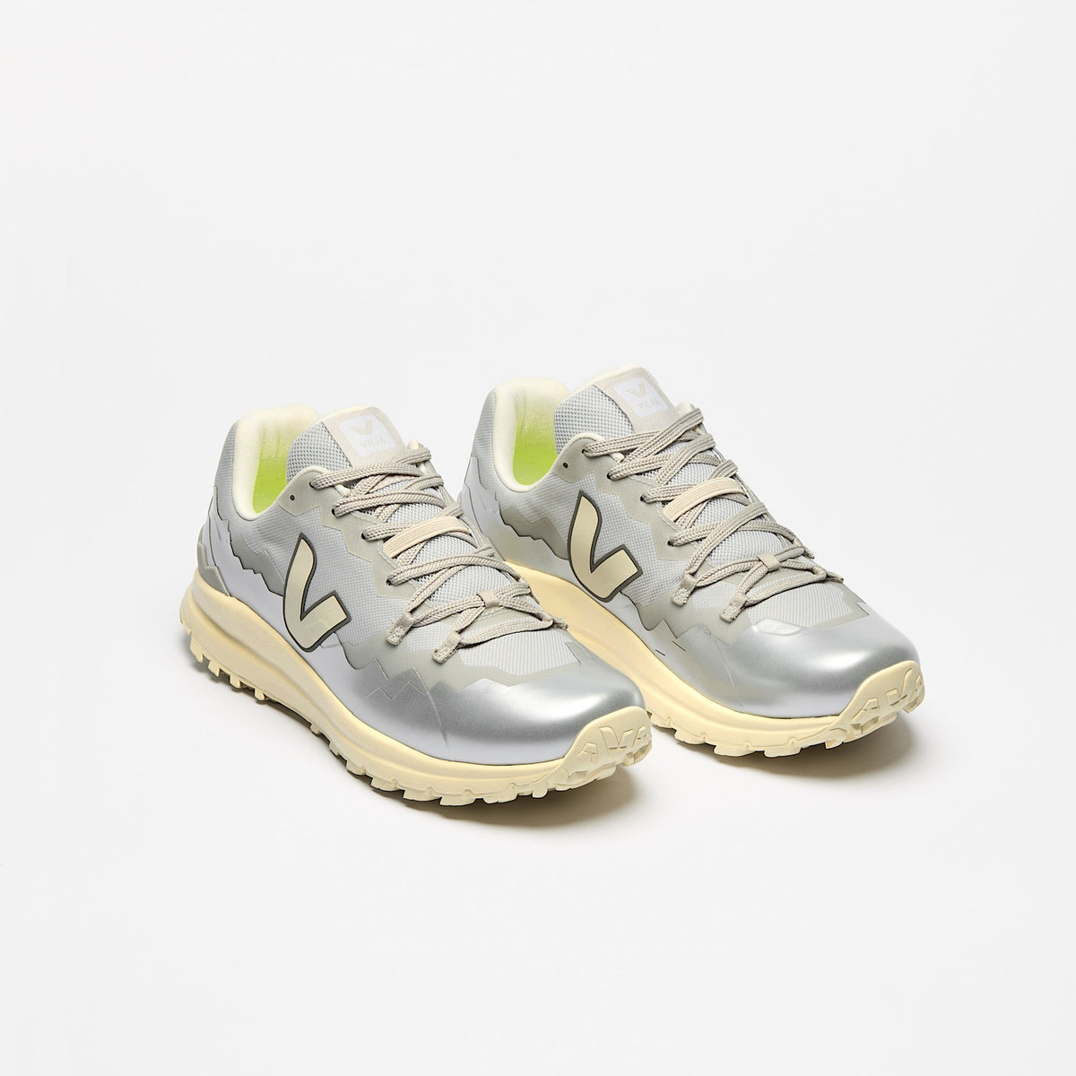 Zapatilla Veja Fitz Roy Trek-Shell Pierre Silver