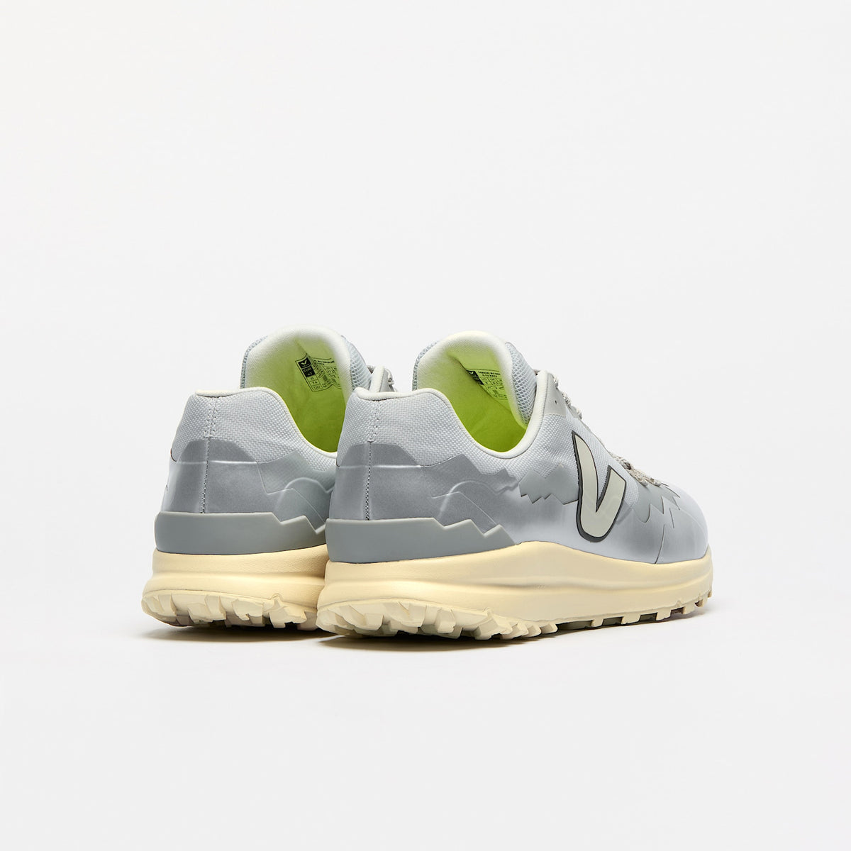 Zapatilla Veja Fitz Roy Trek-Shell Pierre Silver