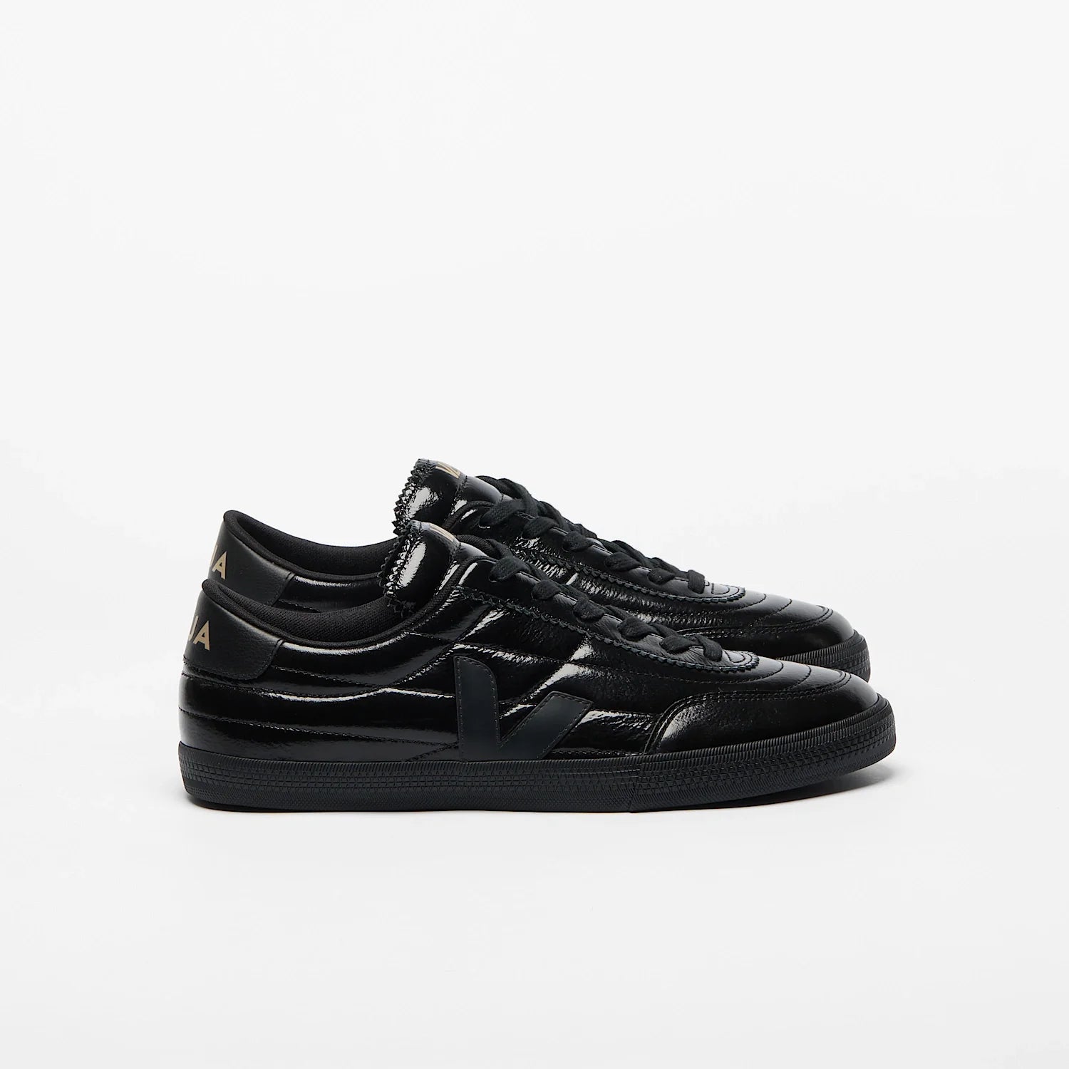 Zapatilla Veja Panenka Mujer Charol - Negro