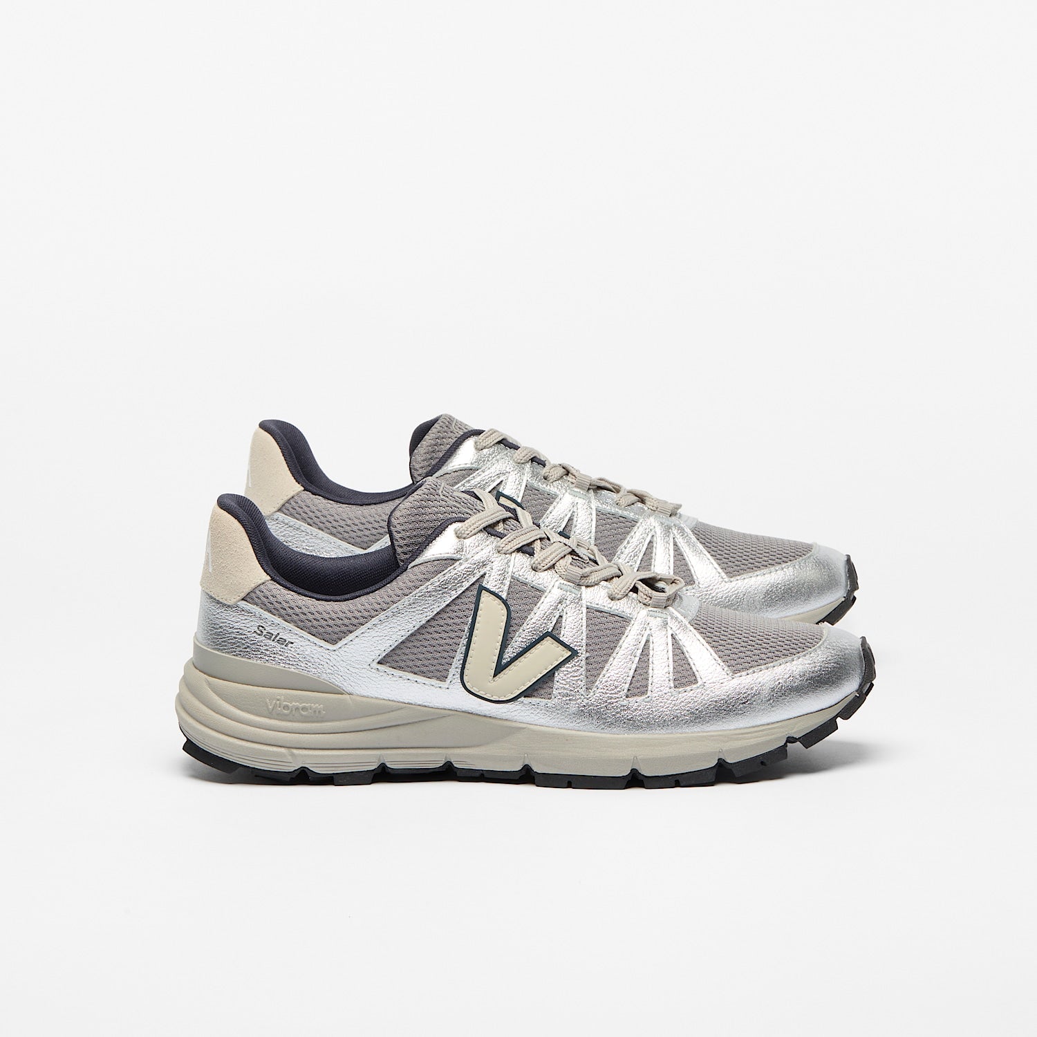 Zapatilla Veja Salar Mujer Malla Alveomesh - Piedra / Plata