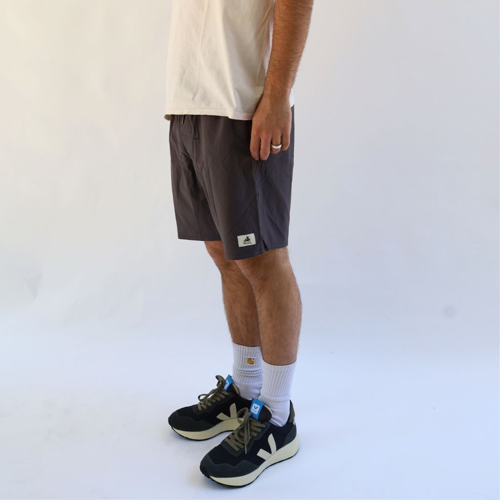 VOLLEY SHORT MEN DARK GRAY