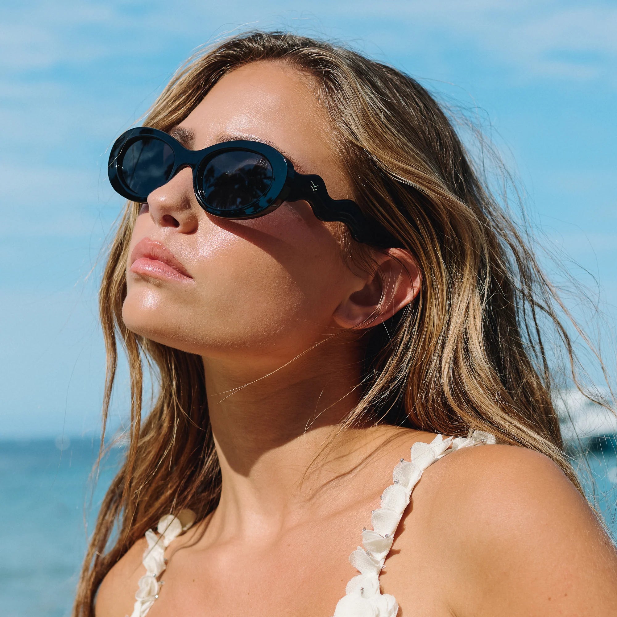 MAYA BLACK / SMOKE POLARIZED LENS