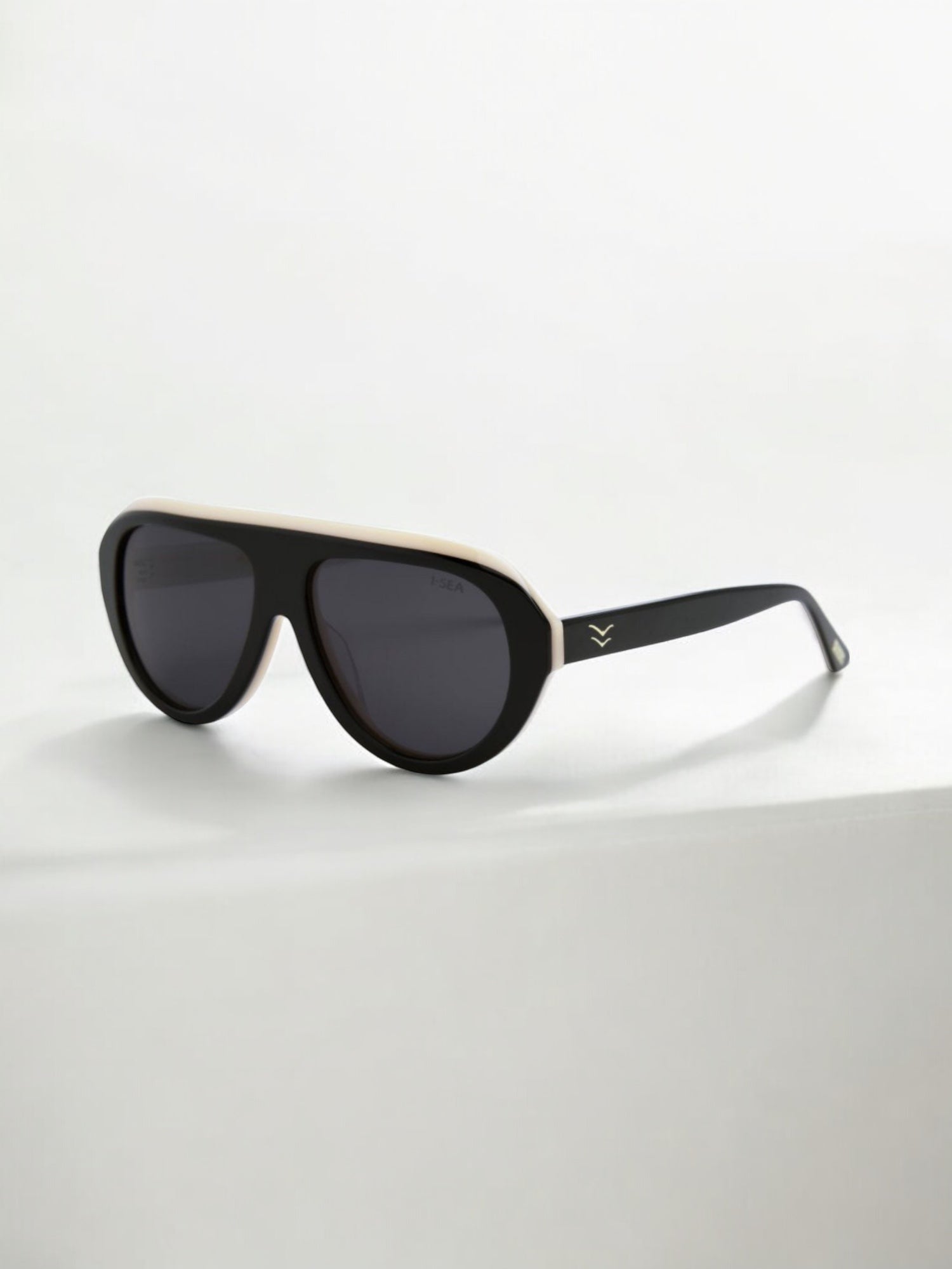 Aspen - Black / Smoke Polarized Lens