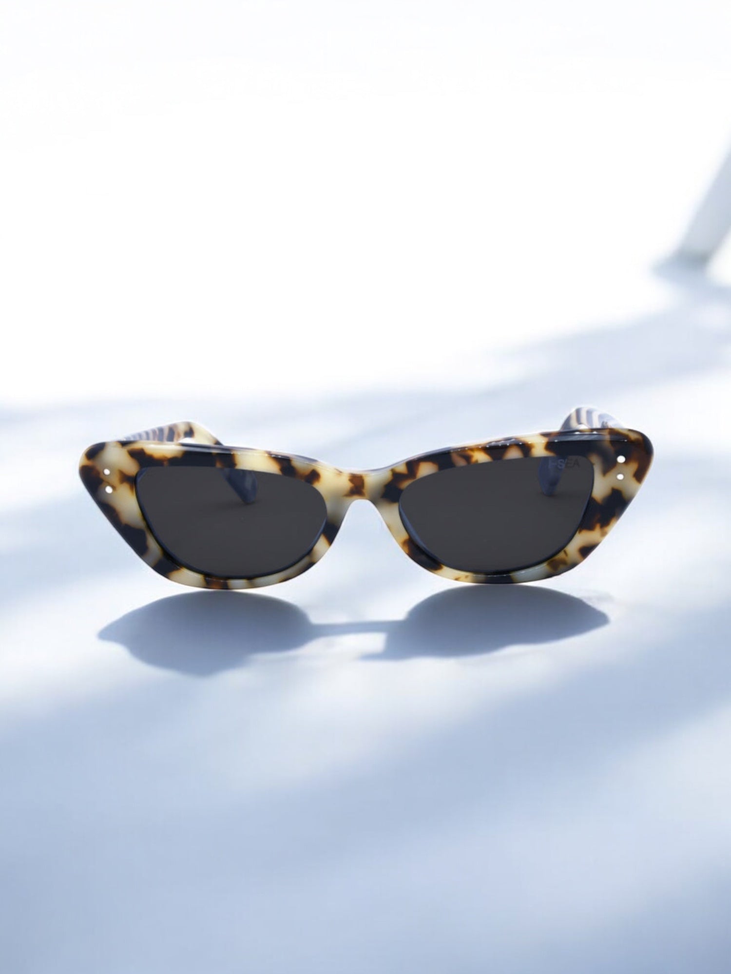 Astrid - Snow Tort / Smoke Polarized Lens