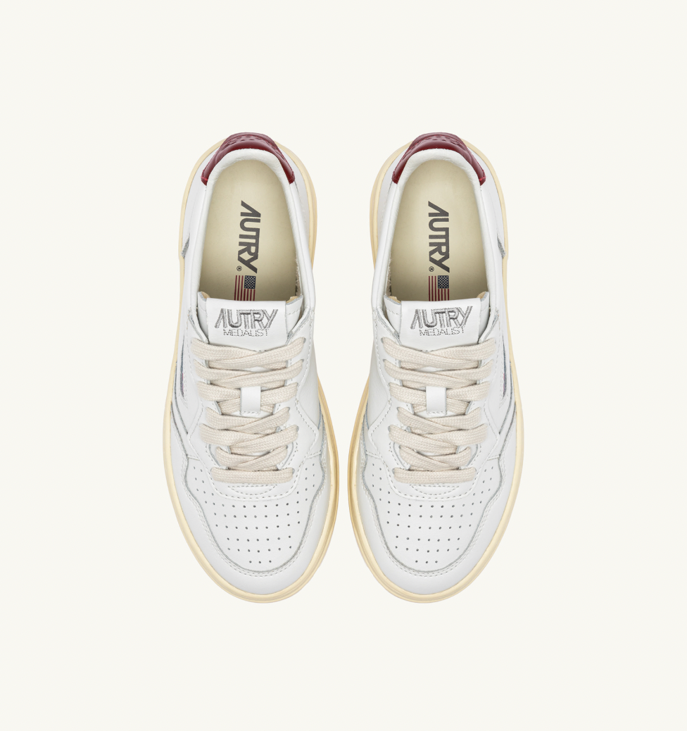 Zapatilla Autry Medalist Low - White/Syrah Leather