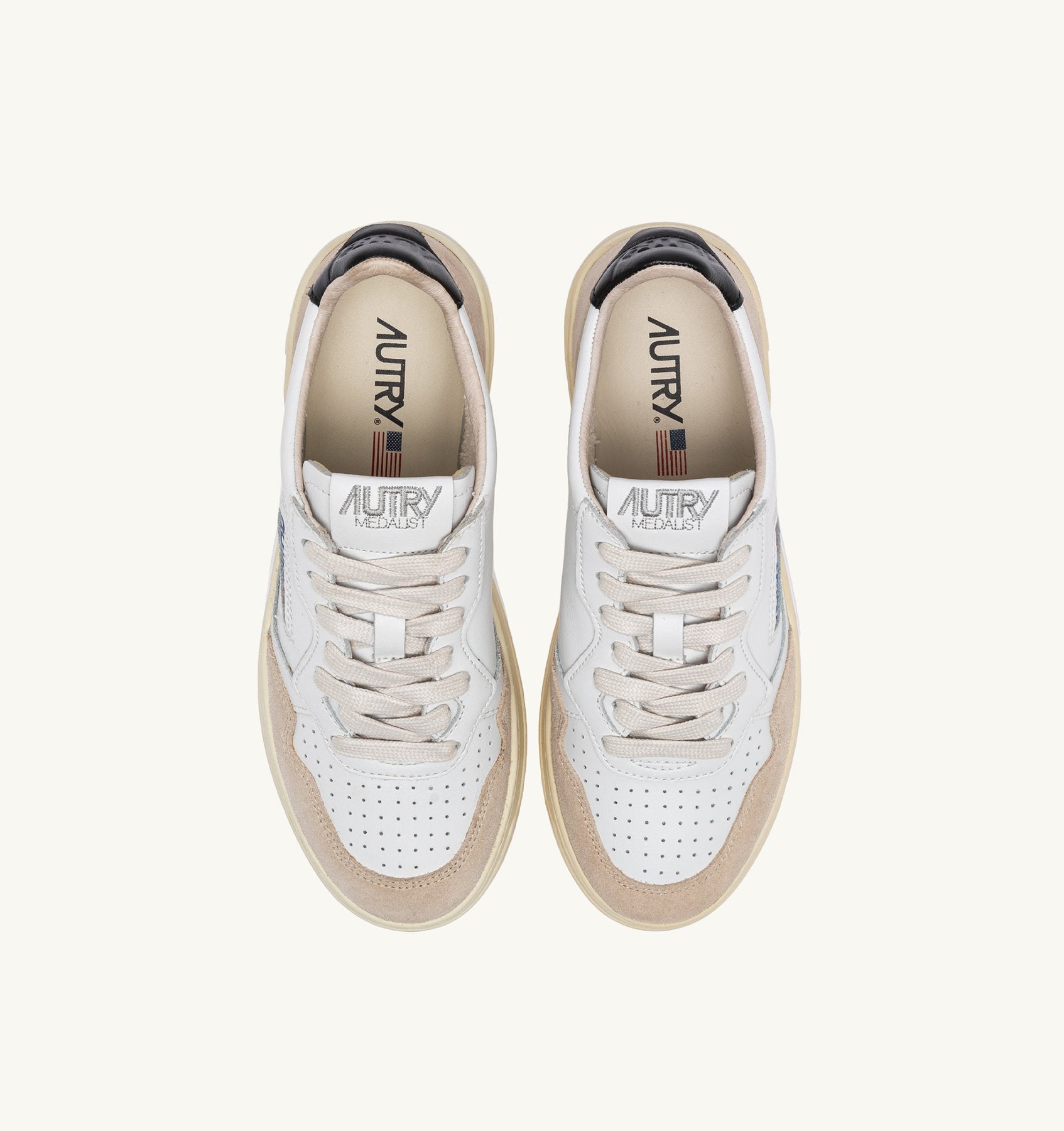 Zapatilla Autry Medalist Low Wom Leather/Suede White/Black