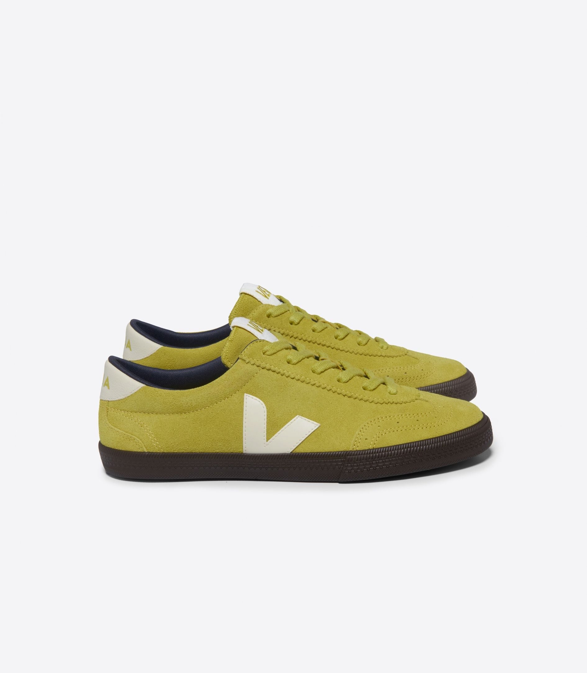 Zapatillas Veja Volley Suede Liquor Pierre Eagle Mujer