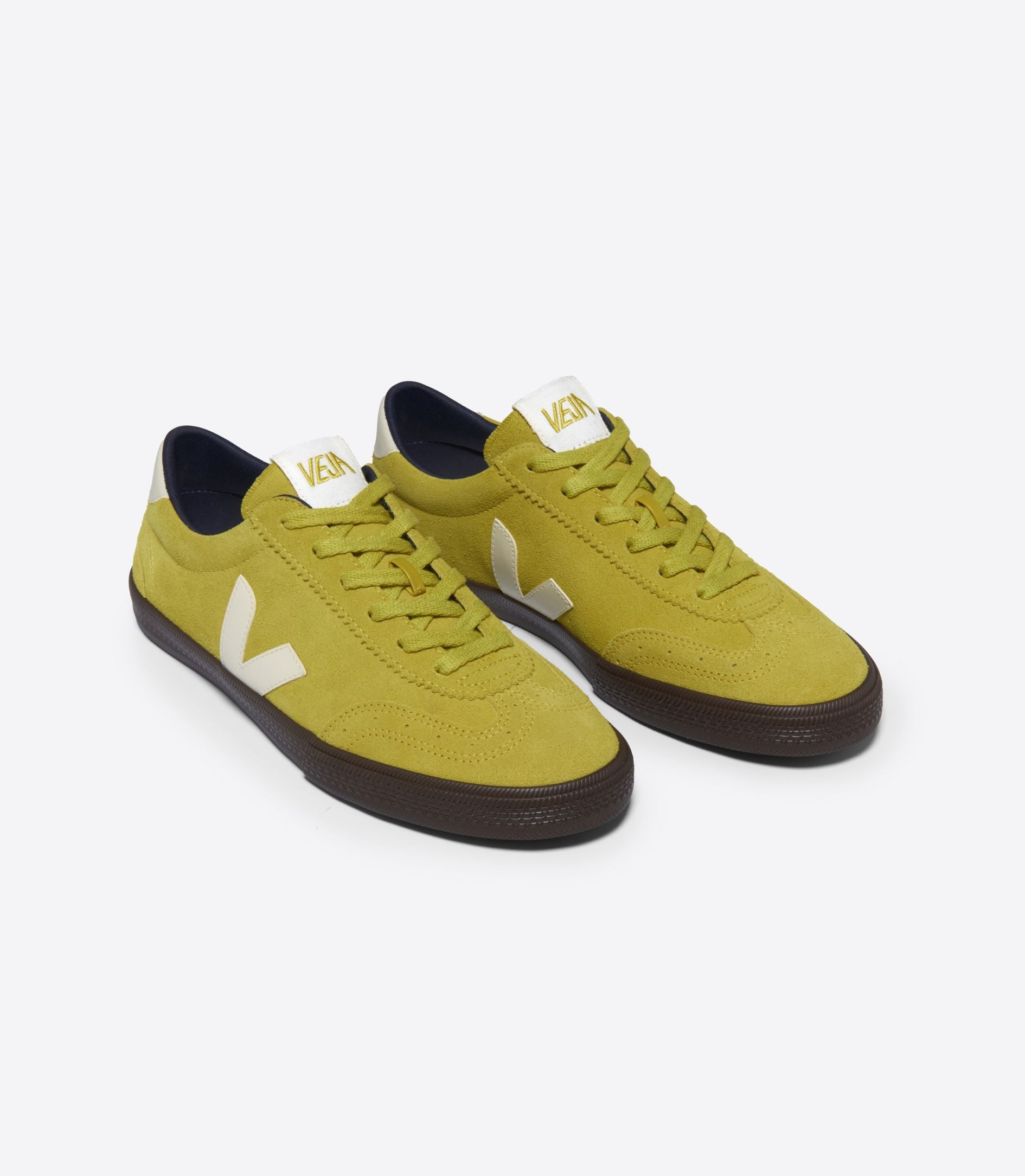 Zapatillas Veja Volley Suede Liquor Pierre Eagle Mujer