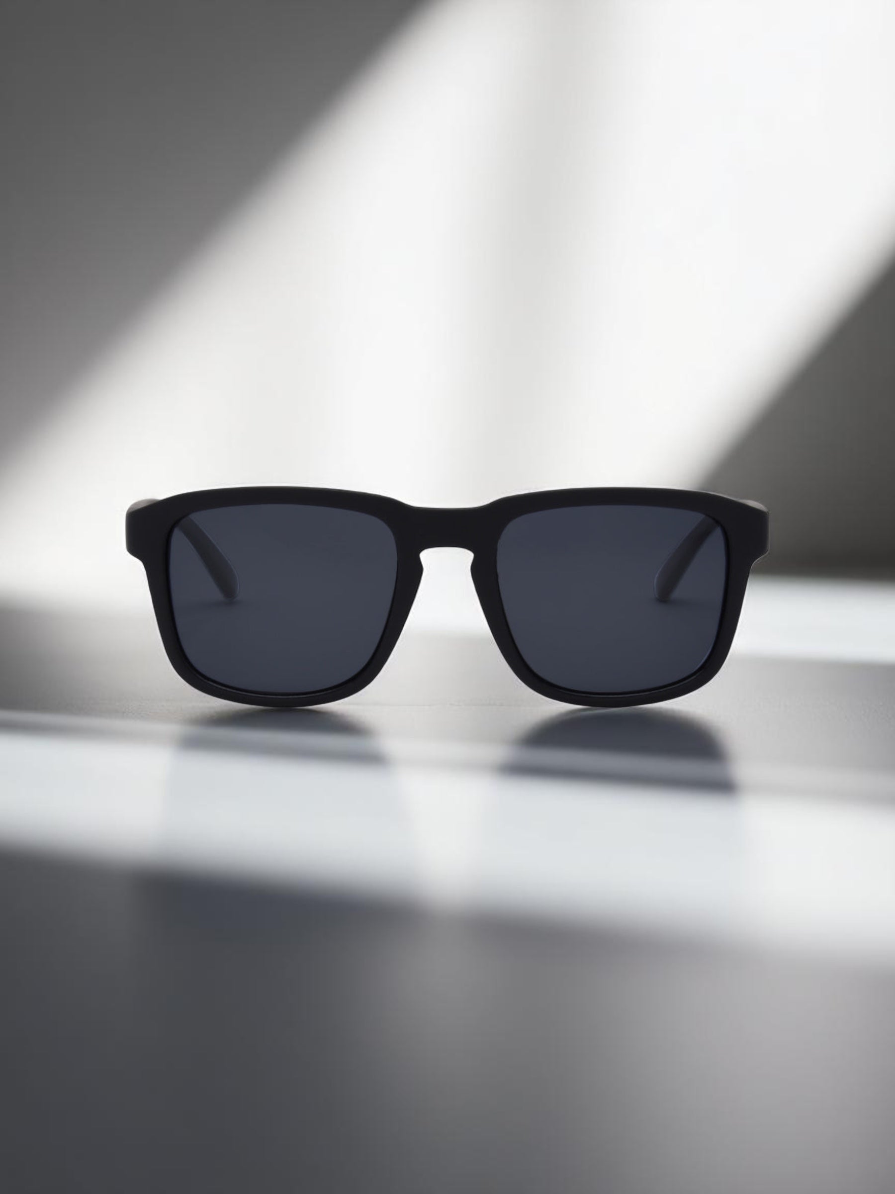 Logan - Black / Smoke Polarized Lens
