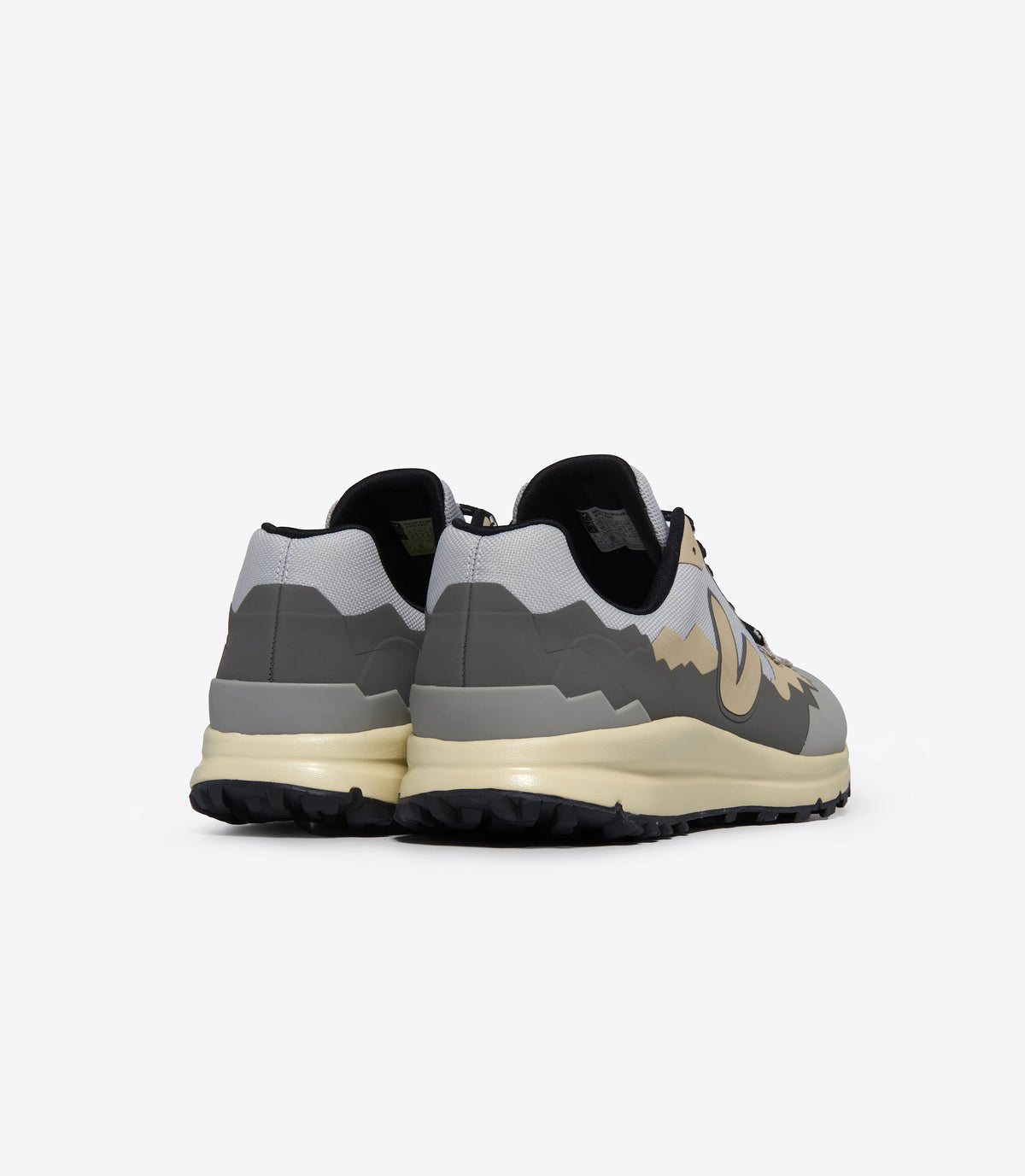 Zapatilla Veja Fitz Roy Light Trek Shark - Almond