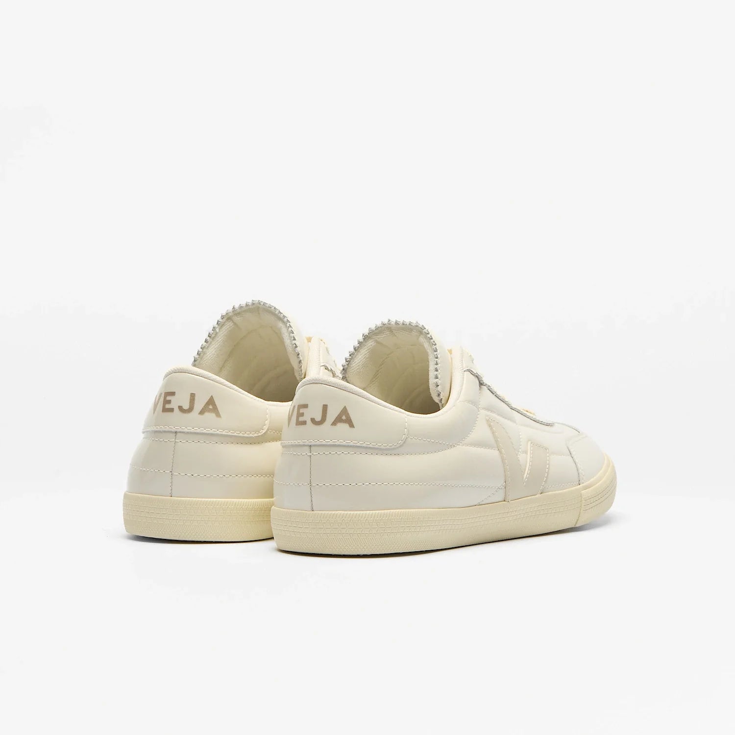 Zapatilla Veja Panenka Mujer Charol - Blanco Roto