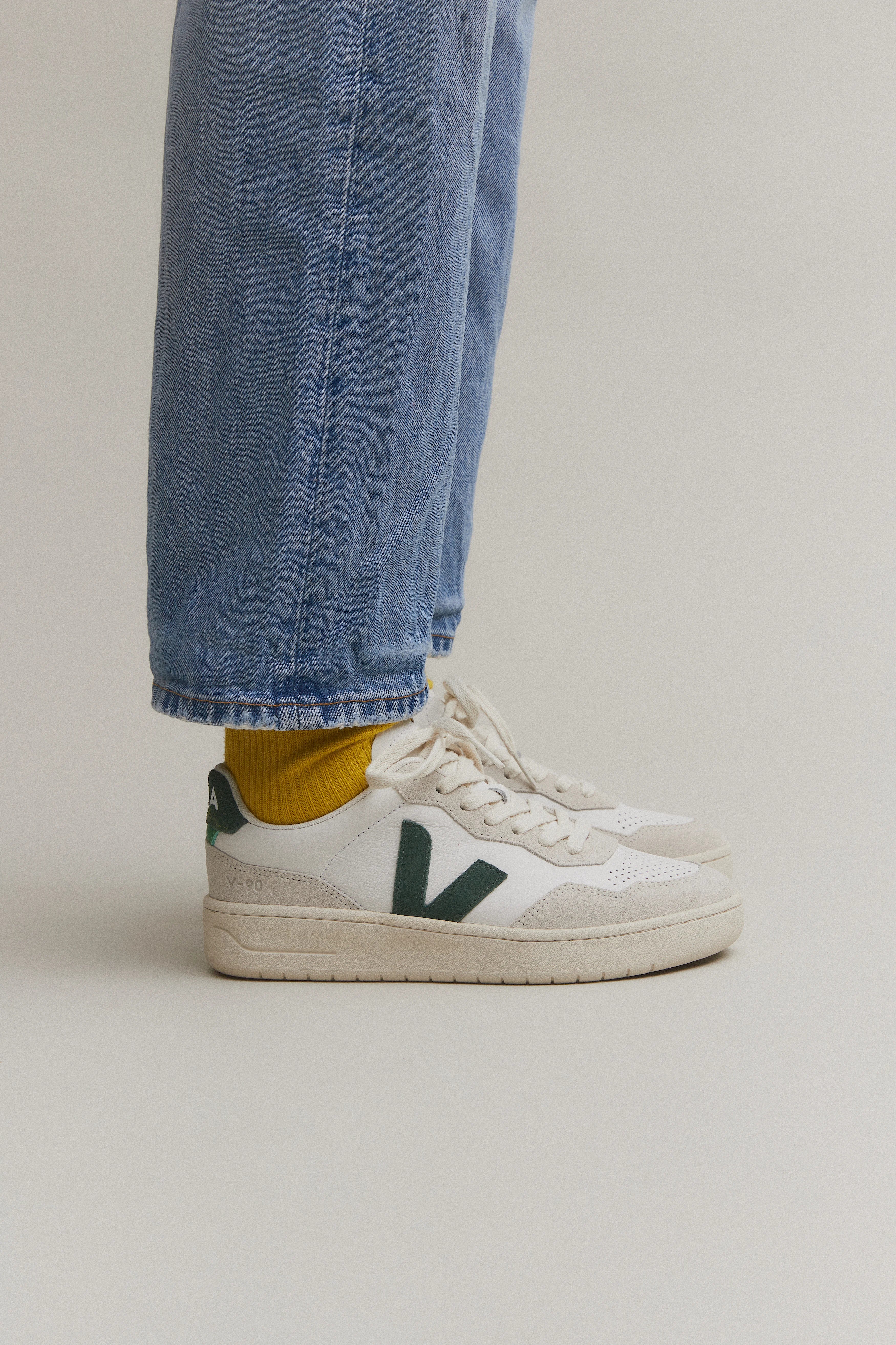 Zapatilla Veja V-90 Extra White Cyprus