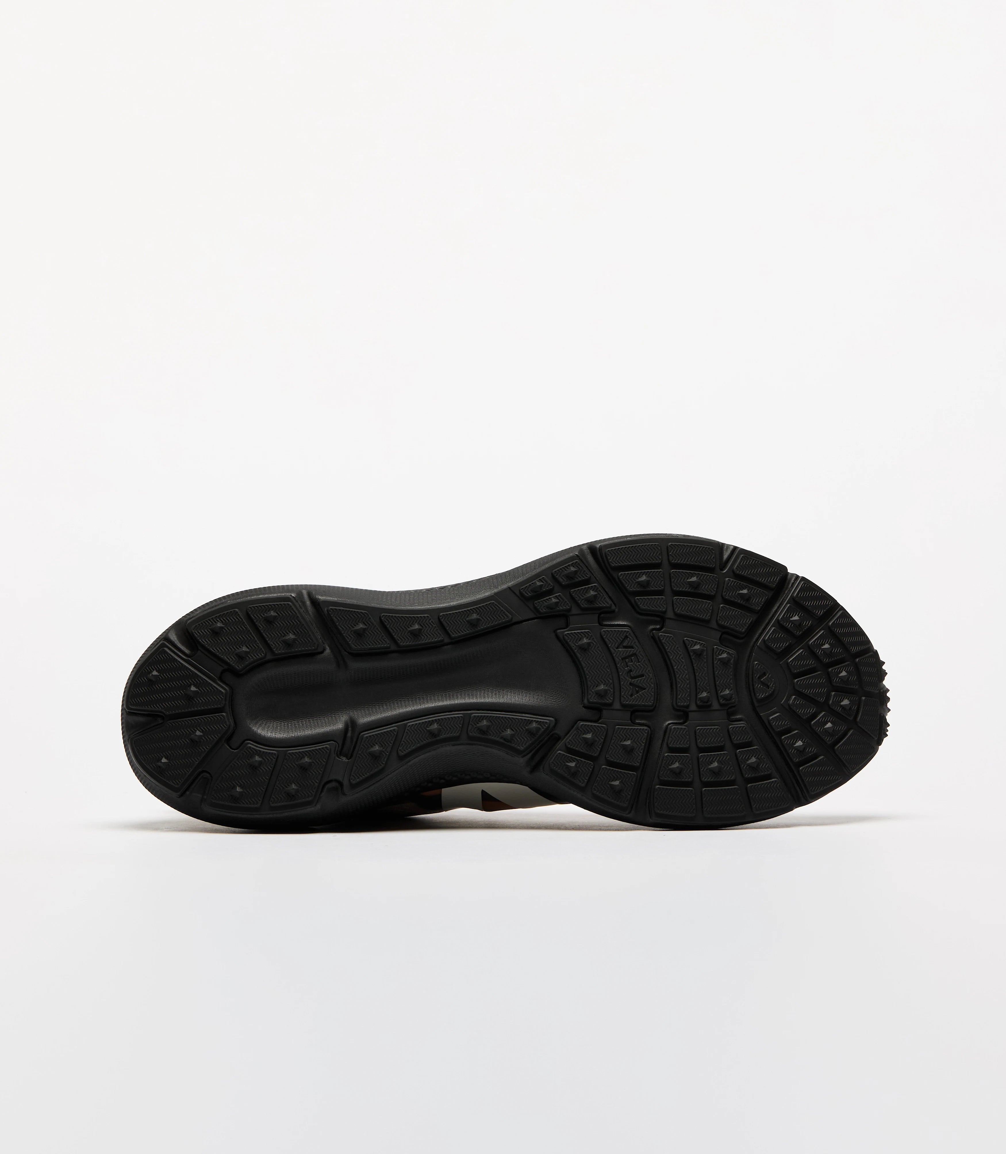 CONDOR 3 ADVANCED VEJA X CÉSAR VILLALBA AREIA CASHEW OURO