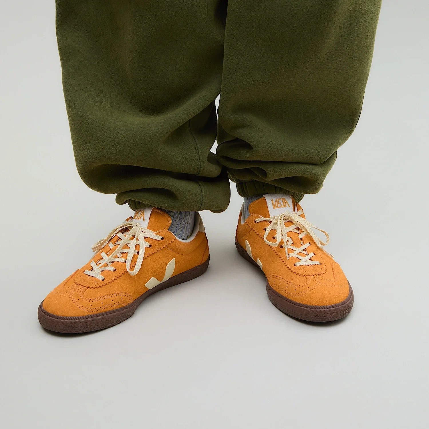 Zapatilla Veja Volley Mujer Gamuza - Mango Calcaire Bark