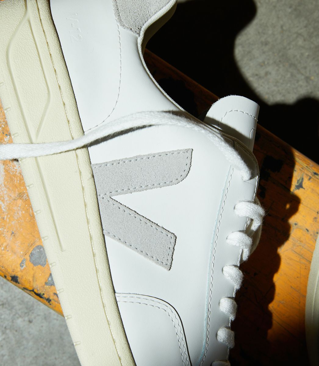 Zapatillas Veja V-12 Extra White Light Grey